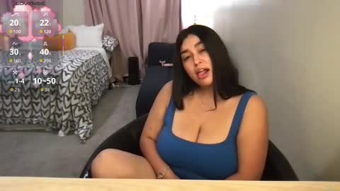 Snapshot of honey_tia chatting on October 2, 7:23 pm Tia online show from October 2, 7:23 pm