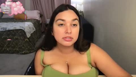 Snapshot of honey_tia chatting on September 16, 11:19 pm Tia online show from September 16, 11:19 pm