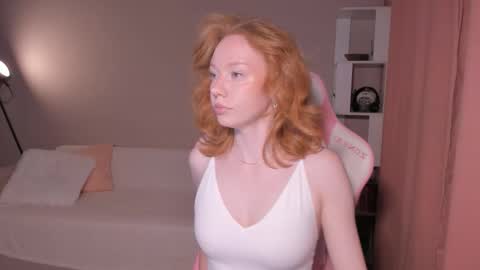 Snapshot of honeyautumn chatting on September 11, 12:01 am honeyautumn online show from September 11, 12:01 am