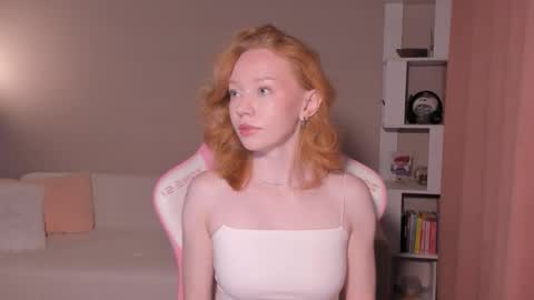 Snapshot of honeyautumn chatting on September 12, 12:12 am honeyautumn online show from September 12, 12:12 am