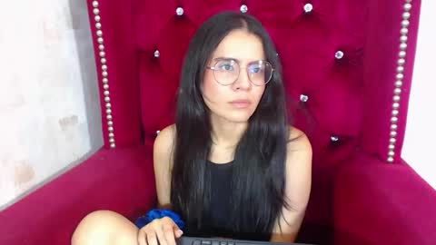 Emily online show from December 5, 3:43 pm