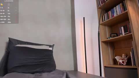 Sofia independent model online show from March 3, 2:28 pm