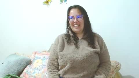 Snapshot of honeyhotpaty chatting on December 7, 11:56 am sofia online show from December 7, 11:56 am