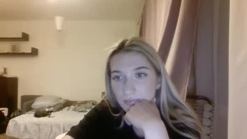 honeyveil online show from November 10, 6:54 pm