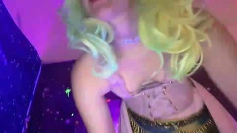 Emi Rose online show from February 16, 5:05 am