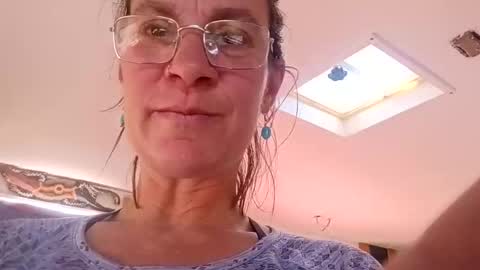 hoodoou online show from March 12, 12:36 am