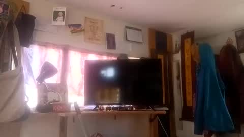 hoodoou online show from April 5, 10:18 pm