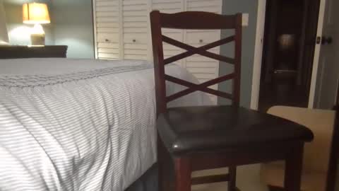 hooshung_mvers8 online show from December 10, 3:51 am