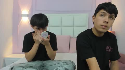 hoot_booys_ online show from January 15, 9:34 pm