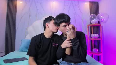 hoot_booys_ online show from March 5, 9:02 pm