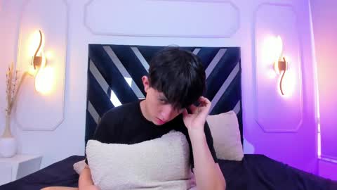 hoot_booys_ online show from March 30, 9:04 pm