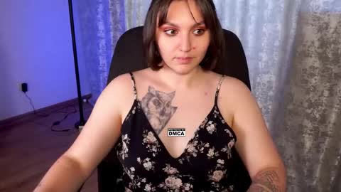 Snapshot of hoot_owl_cb chatting on September 29, 4:55 am Karina online show from September 29, 4:55 am