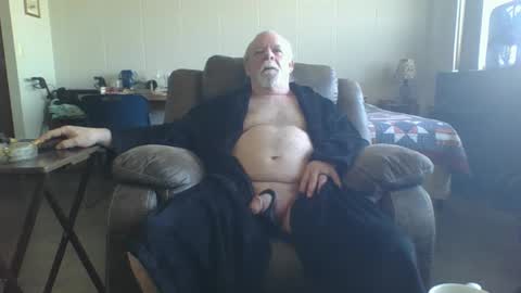 Snapshot of hormonemonster27 chatting on March 9, 2:43 pm Hormone Monster online show from March 9, 2:43 pm