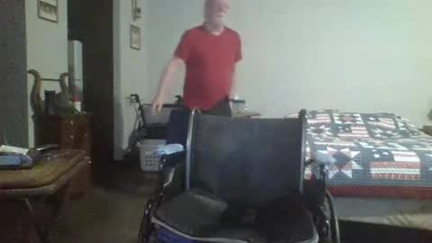 Snapshot of hormonemonster27 chatting on December 31, 8:26 am Hormone Monster online show from December 31, 8:26 am