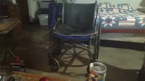 Snapshot of hormonemonster27 chatting on December 31, 11:31 am Hormone Monster online show from December 31, 11:31 am