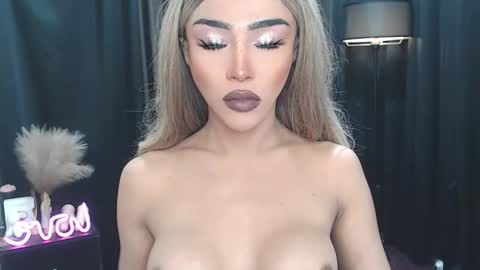Snapshot of horny_ayahh chatting on February 24, 12:52 am horny_ayahh online show from February 24, 12:52 am