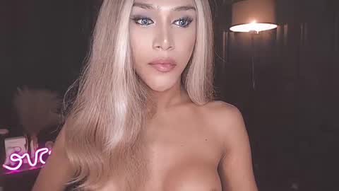 Snapshot of horny_ayahh chatting on February 21, 7:10 pm horny_ayahh online show from February 21, 7:10 pm