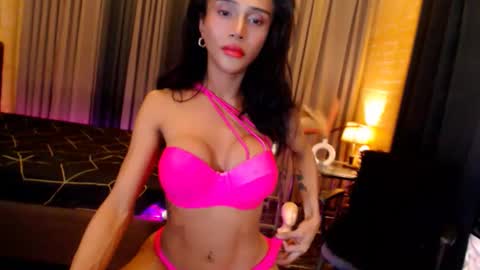 Snapshot of horny_ayahh chatting on October 17, 6:50 am horny_ayahh online show from October 17, 6:50 am