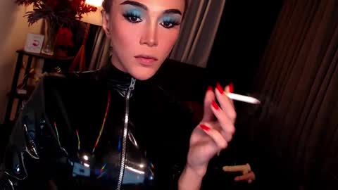 Snapshot of horny_ayahh chatting on March 9, 9:46 pm horny_ayahh online show from March 9, 9:46 pm