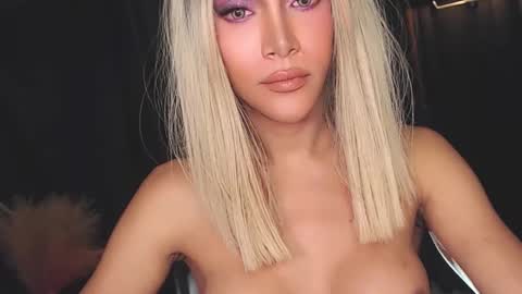 Snapshot of horny_ayahh chatting on March 6, 8:27 pm horny_ayahh online show from March 6, 8:27 pm
