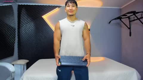 horny_nick18 online show from April 21, 11:28 am