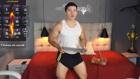 Snapshot of horny_nick18 chatting on October 3, 1:19 pm horny_nick18 online show from October 3, 1:19 pm