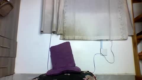 Snapshot of horny_soul1 chatting on February 10, 3:46 am horny soul1 online show from February 10, 3:46 am