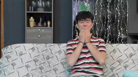 Alex and Camilo online show from March 11, 10:09 pm