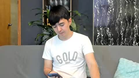 Alex and Camilo online show from September 11, 8:32 pm