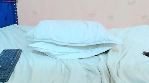 Khloe  online show from February 7, 3:41 pm