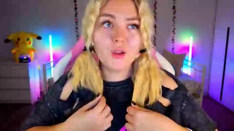 Snapshot of hornycakee chatting on September 22, 10:30 am HornyCakee online show from September 22, 10:30 am