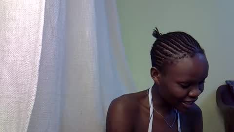 Snapshot of hornycrushy chatting on September 25, 6:37 pm Sea girl online show from September 25, 6:37 pm