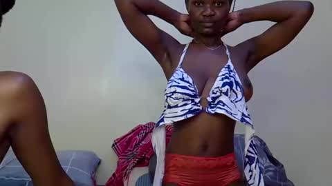 Snapshot of hornycrushy chatting on October 10, 3:07 pm Sea girl online show from October 10, 3:07 pm
