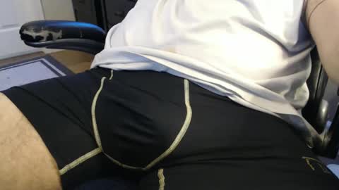 hornydawg50 online show from December 26, 6:33 pm