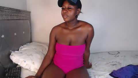 hornygal256 online show from November 11, 7:21 am