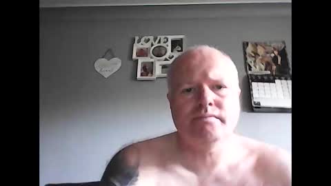 hornyguy19781978 online show from May 4, 10:00 am
