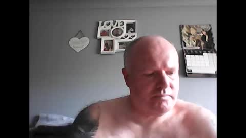 hornyguy19781978 online show from May 1, 4:34 pm