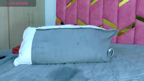 Snapshot of hornyhousekeeper_ chatting on October 18, 5:39 pm Valentina online show from October 18, 5:39 pm