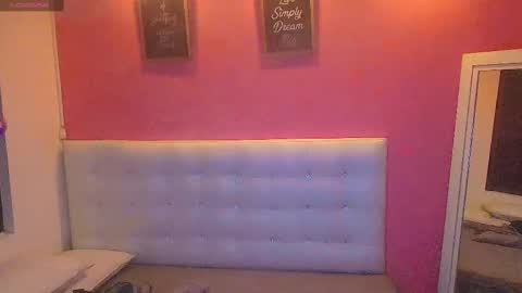 Snapshot of hornyhousekeeper_ chatting on February 25, 12:27 pm Valentina online show from February 25, 12:27 pm