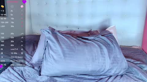 Snapshot of hornyhousekeeper_ chatting on February 6, 3:41 pm Valentina online show from February 6, 3:41 pm