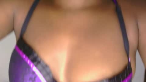 Its Cora online show from May 3, 7:09 pm