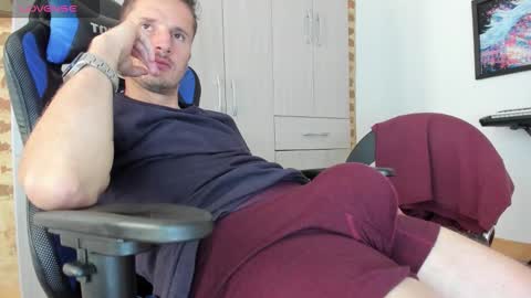Snapshot of horse_man2 chatting on October 9, 8:36 pm horse_man2 online show from October 9, 8:36 pm