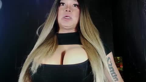 YOUR MAJESTY LUCY PEARL online show from March 8, 8:35 pm