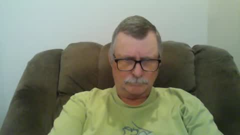 Snapshot of hot4tightholes chatting on February 26, 2:27 pm hot4tightholes online show from February 26, 2:27 pm
