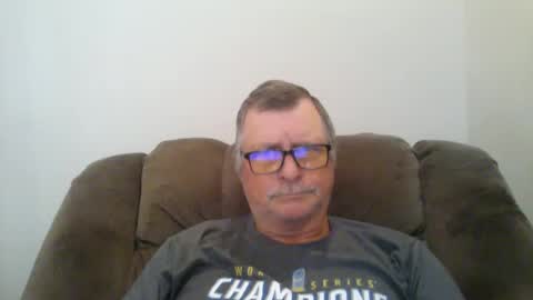 Snapshot of hot4tightholes chatting on December 11, 2:11 pm hot4tightholes online show from December 11, 2:11 pm