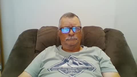 Snapshot of hot4tightholes chatting on September 19, 1:15 pm hot4tightholes online show from September 19, 1:15 pm