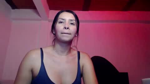 Snapshot of hot_angels___ chatting on February 19, 4:55 am angels online show from February 19, 4:55 am