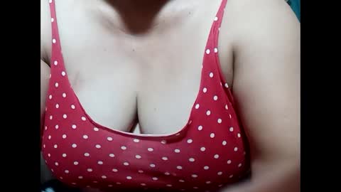 Snapshot of hot_boobs21 chatting on February 16, 8:43 am hot_boobs21 online show from February 16, 8:43 am
