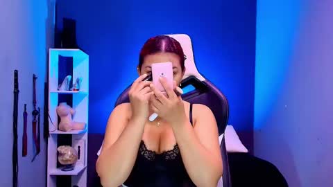 Snapshot of hot_chocolate_4u chatting on September 23, 12:10 pm hot chocolate 4u online show from September 23, 12:10 pm