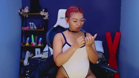 Snapshot of hot_chocolate_4u chatting on March 10, 6:23 pm hot chocolate 4u online show from March 10, 6:23 pm